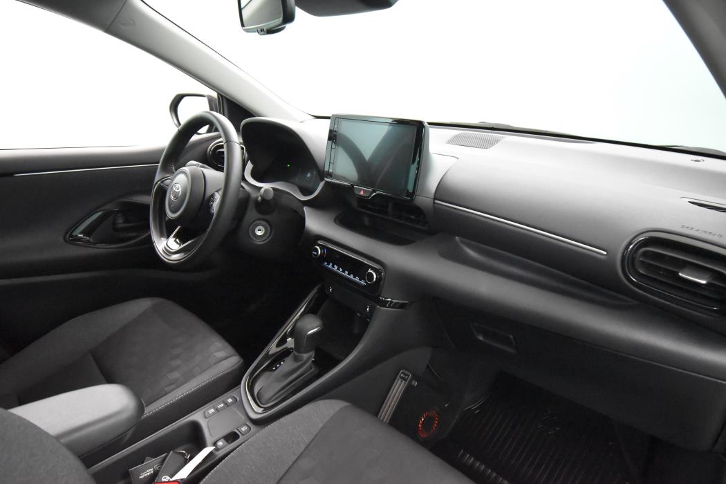 TOYOTA Yaris 2024