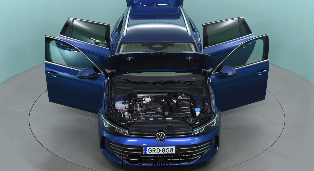 VOLKSWAGEN Passat 2024