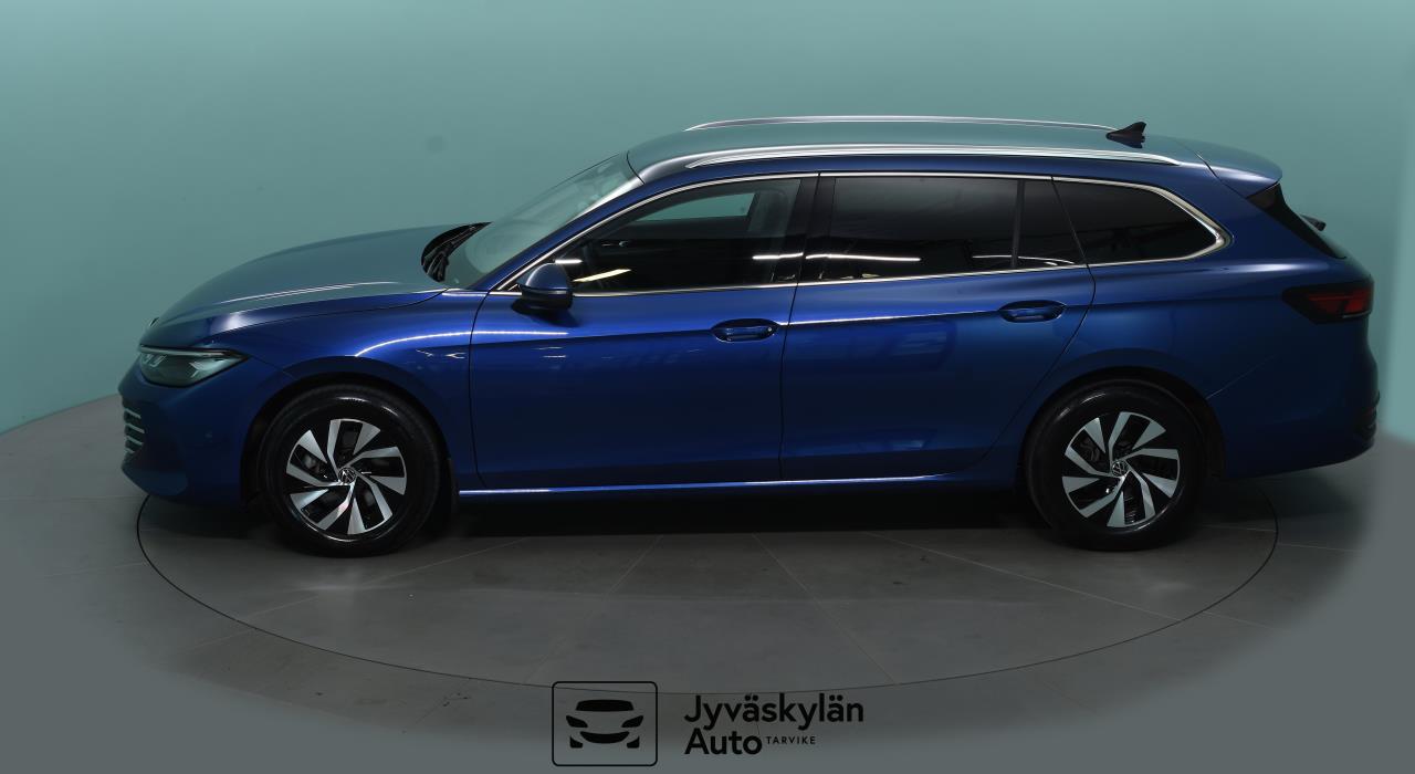VOLKSWAGEN Passat 2024