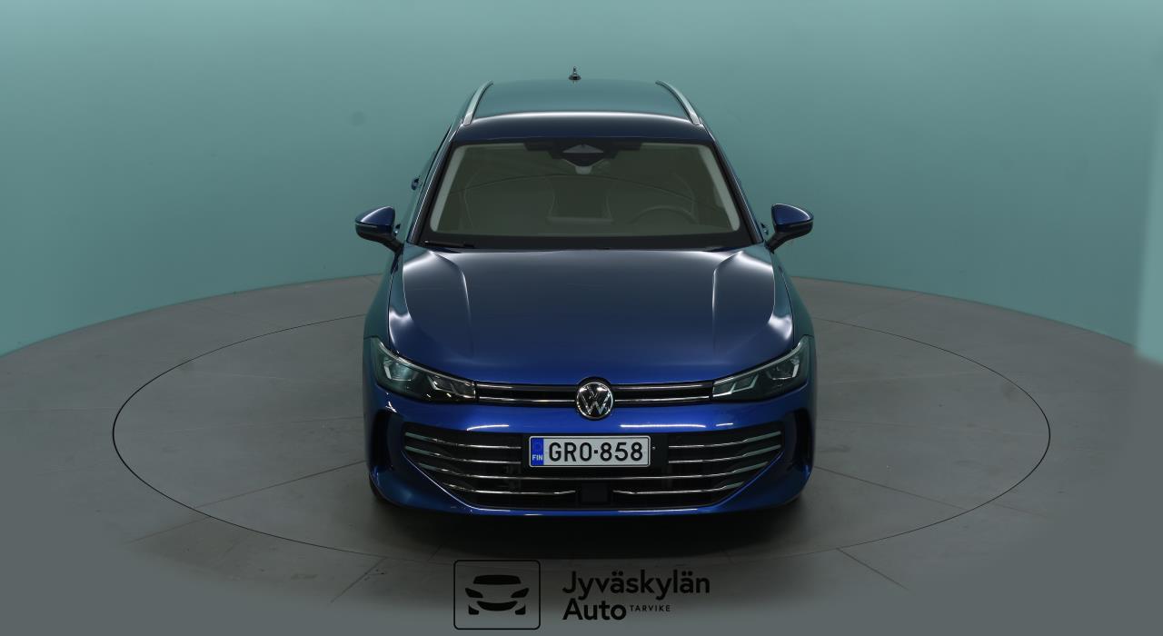 VOLKSWAGEN Passat 2024