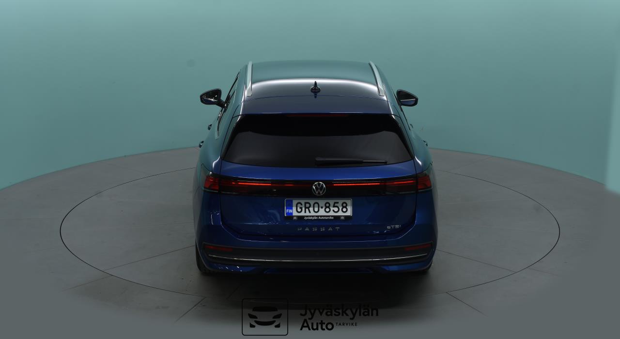 VOLKSWAGEN Passat 2024