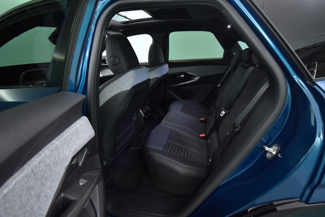 PEUGEOT E-3008 2025