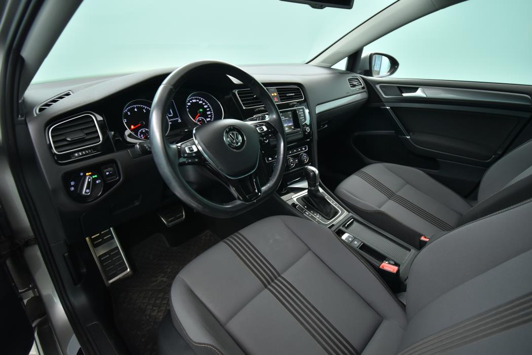 VOLKSWAGEN Golf 2016