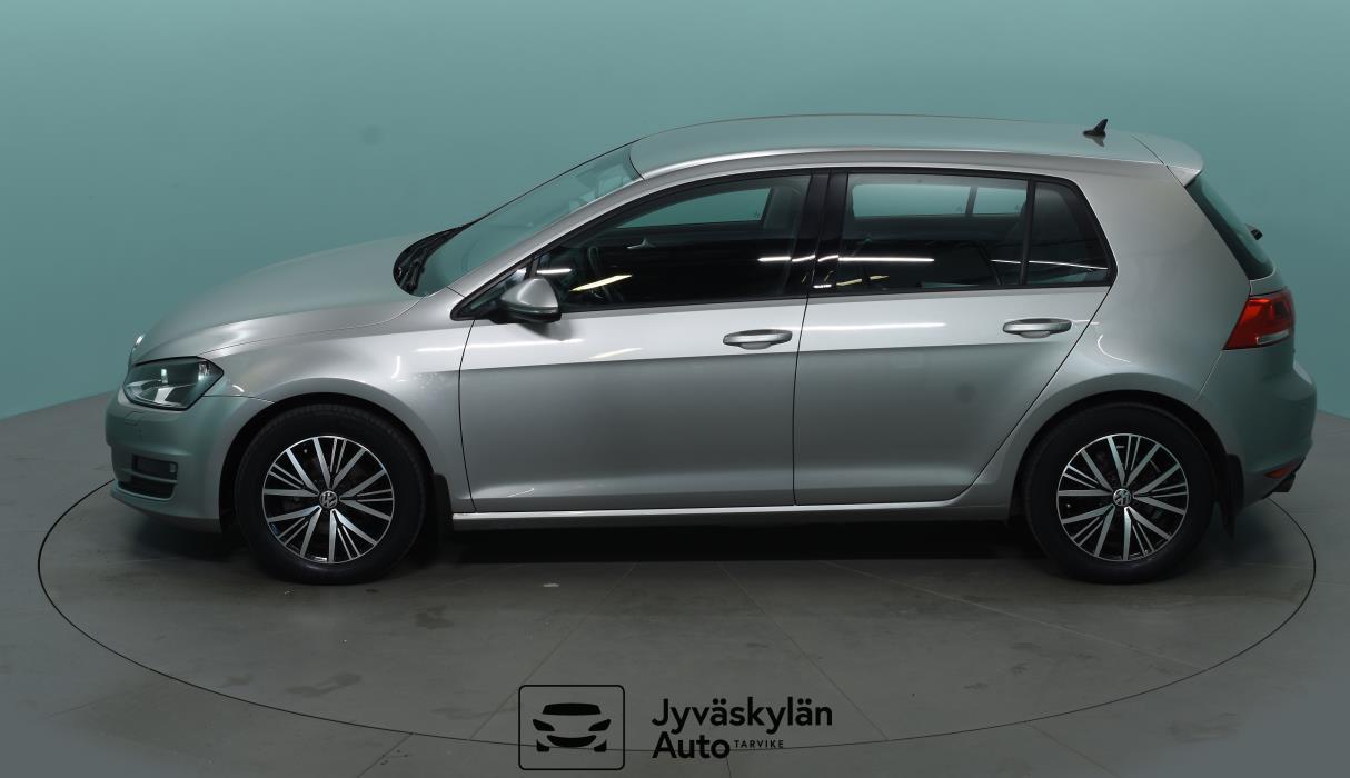 VOLKSWAGEN Golf 2016
