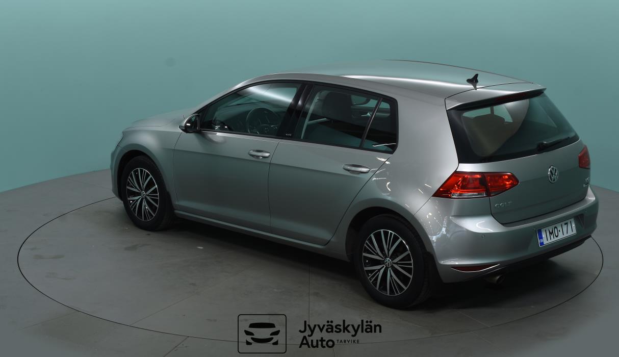 VOLKSWAGEN Golf 2016
