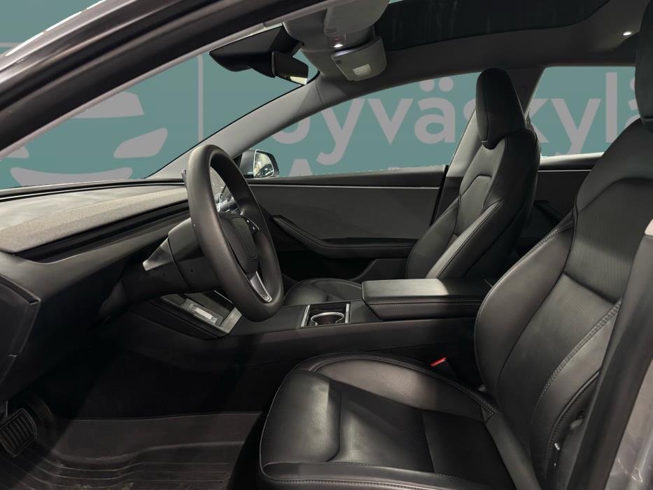 TESLA Model 3 2024