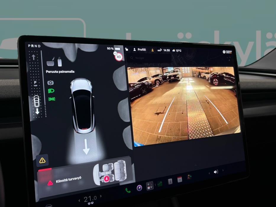 TESLA Model 3 2024