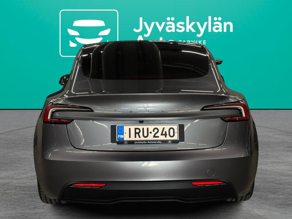 TESLA Model 3 2024