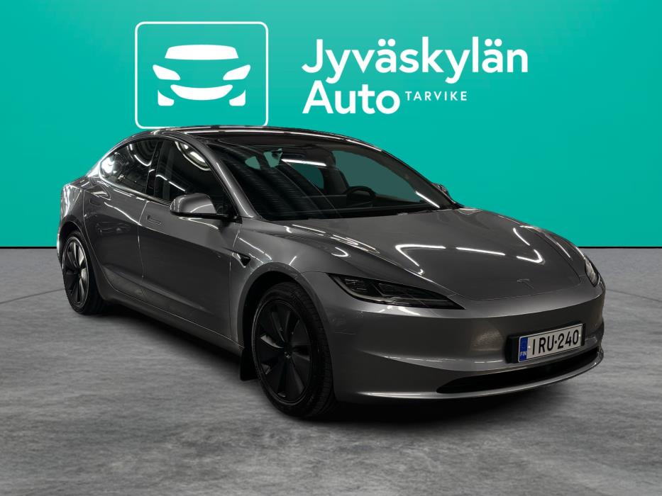 TESLA Model 3 2024