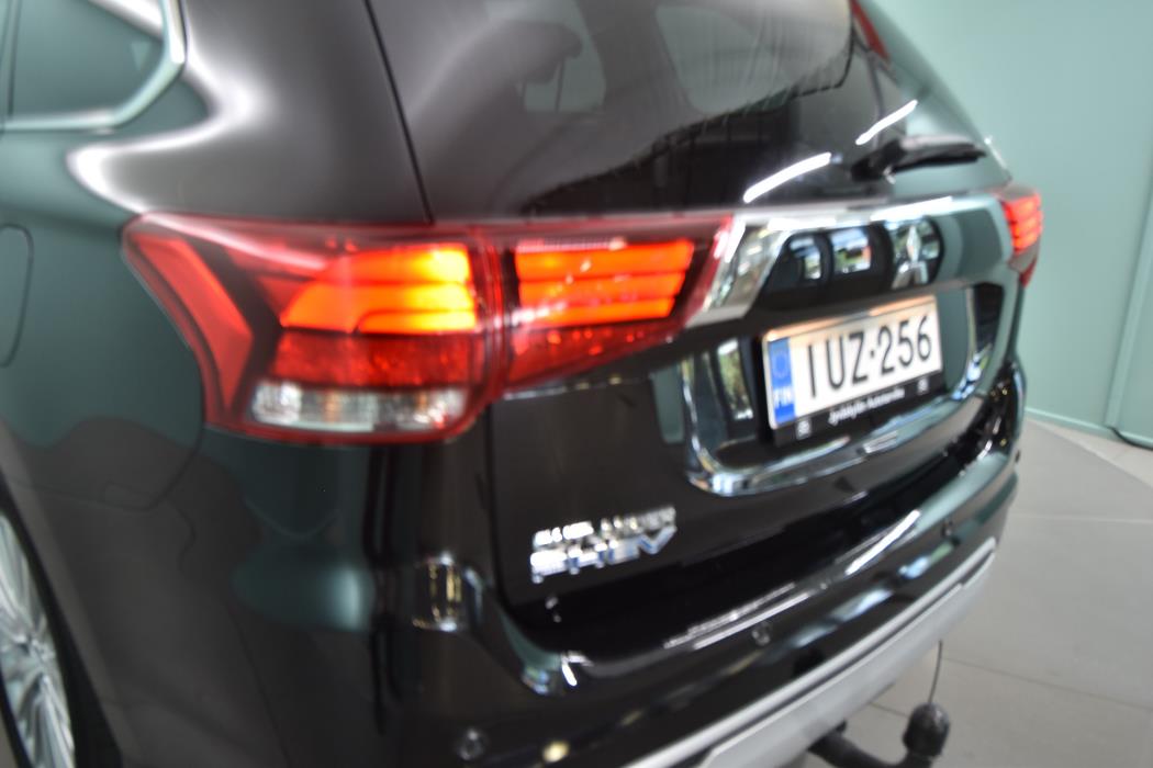 MITSUBISHI Outlander PHEV 2021