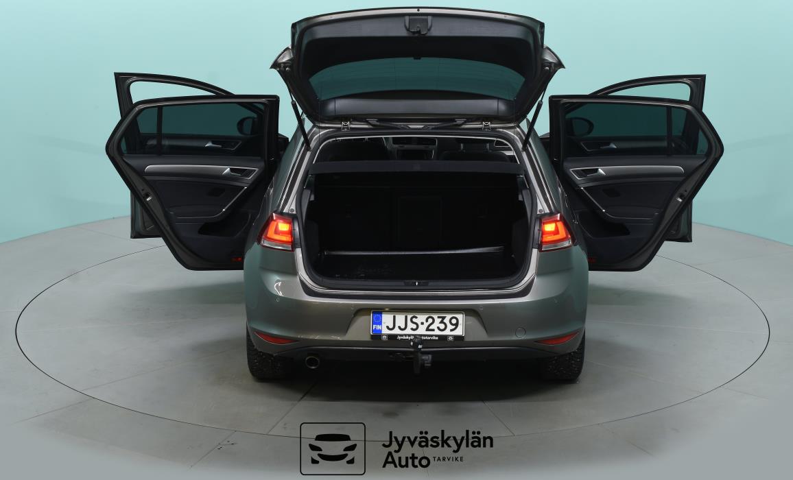 VOLKSWAGEN Golf 2015