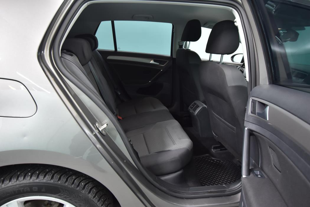 VOLKSWAGEN Golf 2015