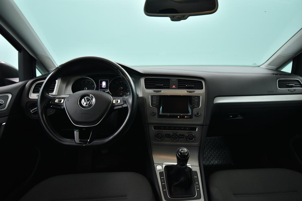 VOLKSWAGEN Golf 2015
