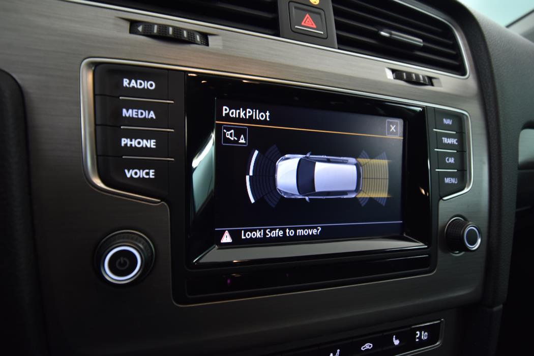 VOLKSWAGEN Golf 2015