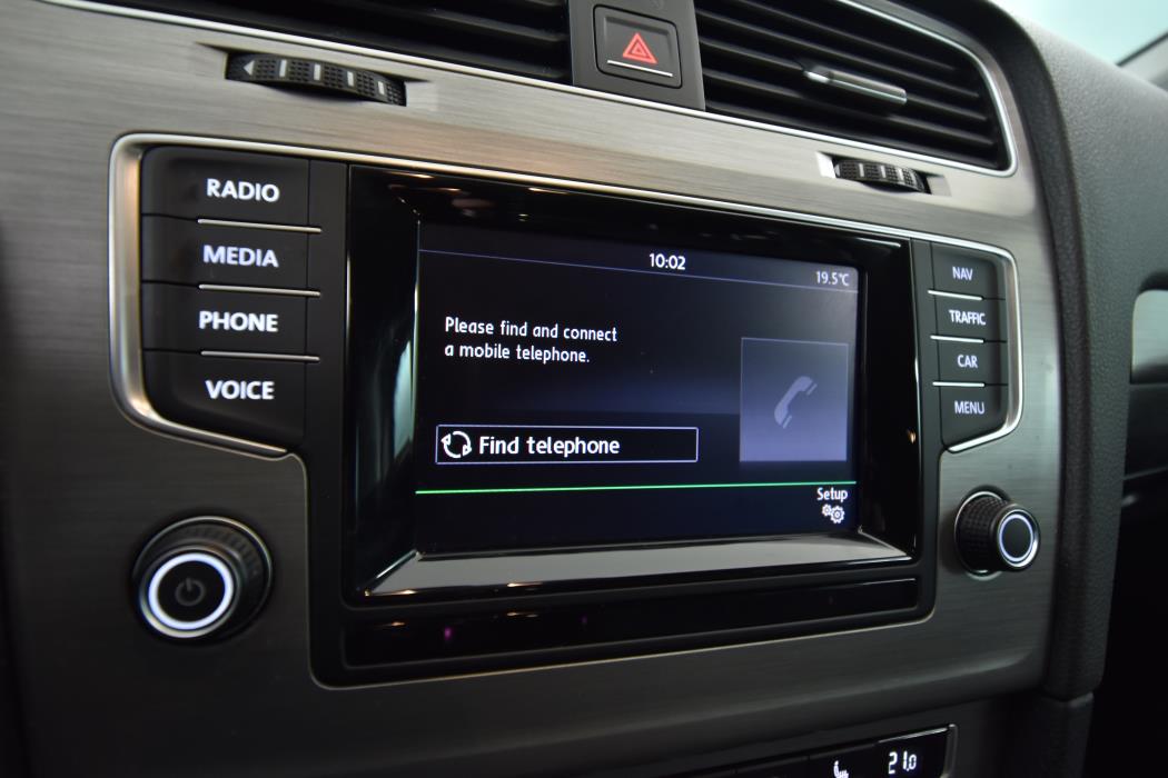 VOLKSWAGEN Golf 2015