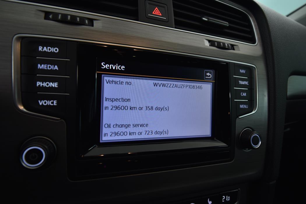 VOLKSWAGEN Golf 2015