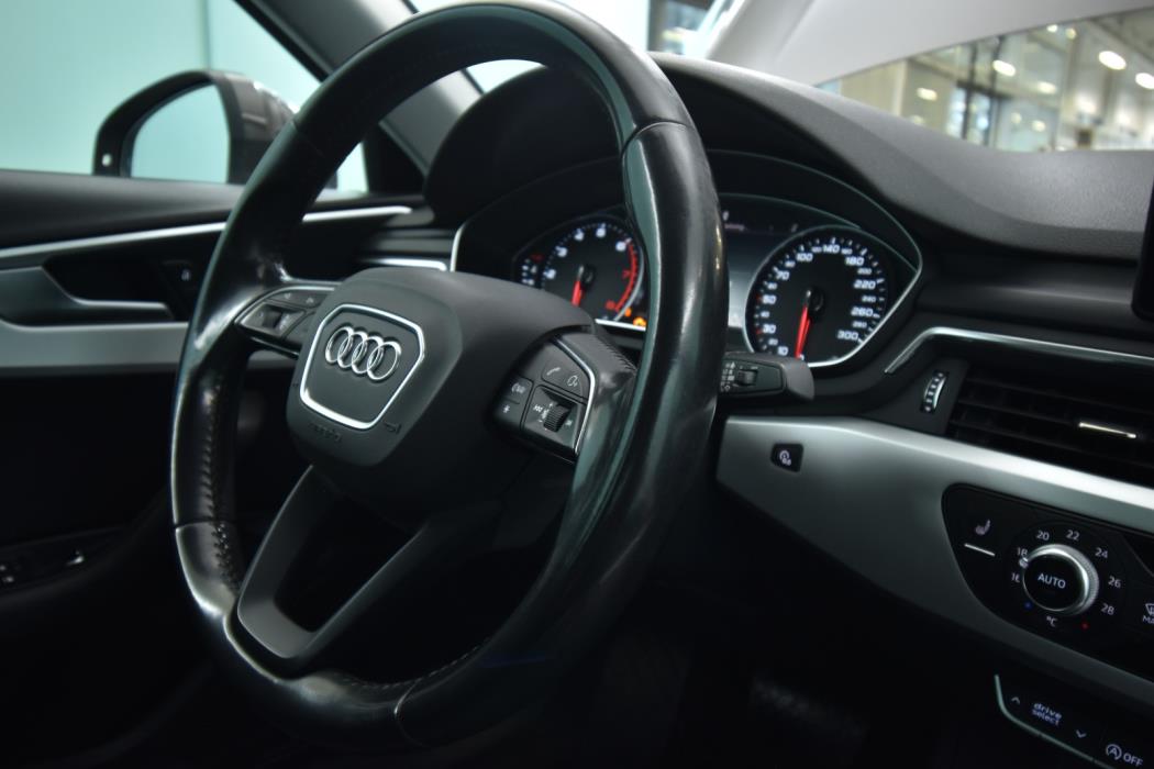 AUDI A4 2017