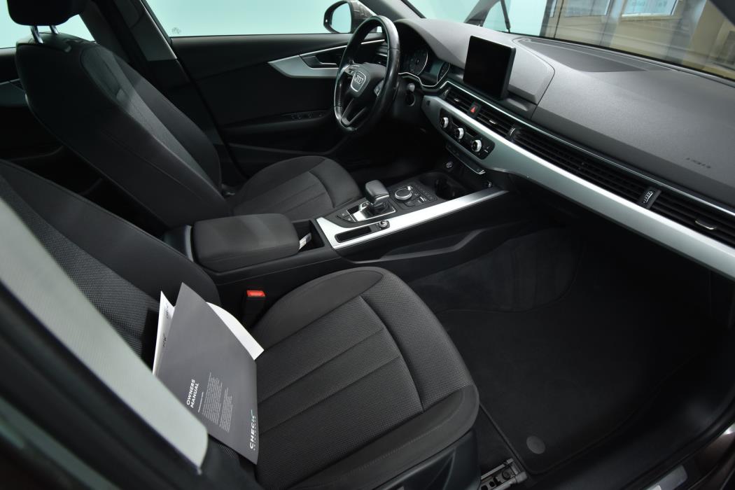 AUDI A4 2017