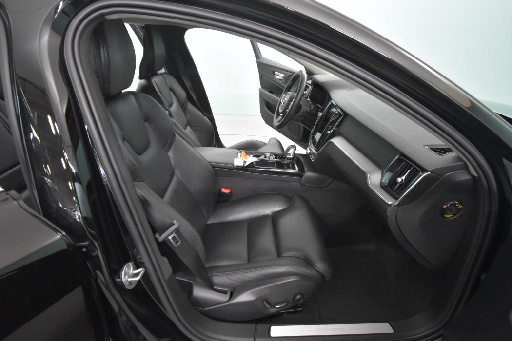 VOLVO V60 2022