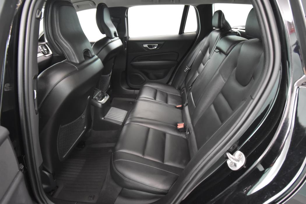 VOLVO V60 2022
