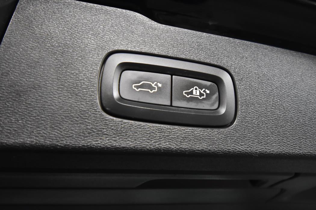 VOLVO V60 2022