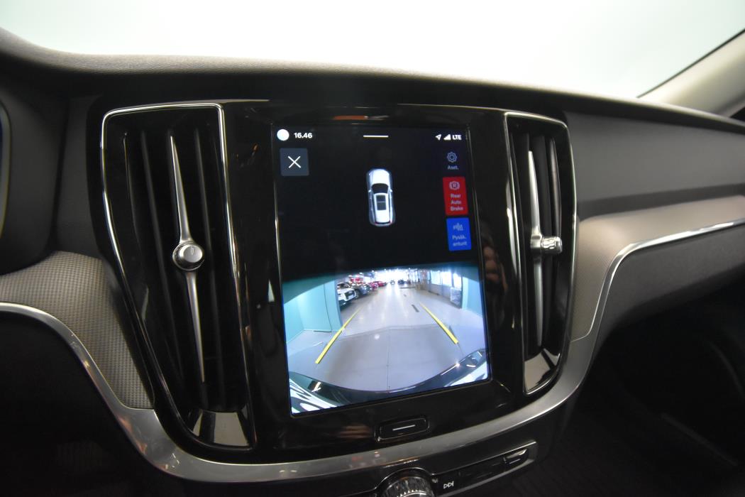 VOLVO V60 2022