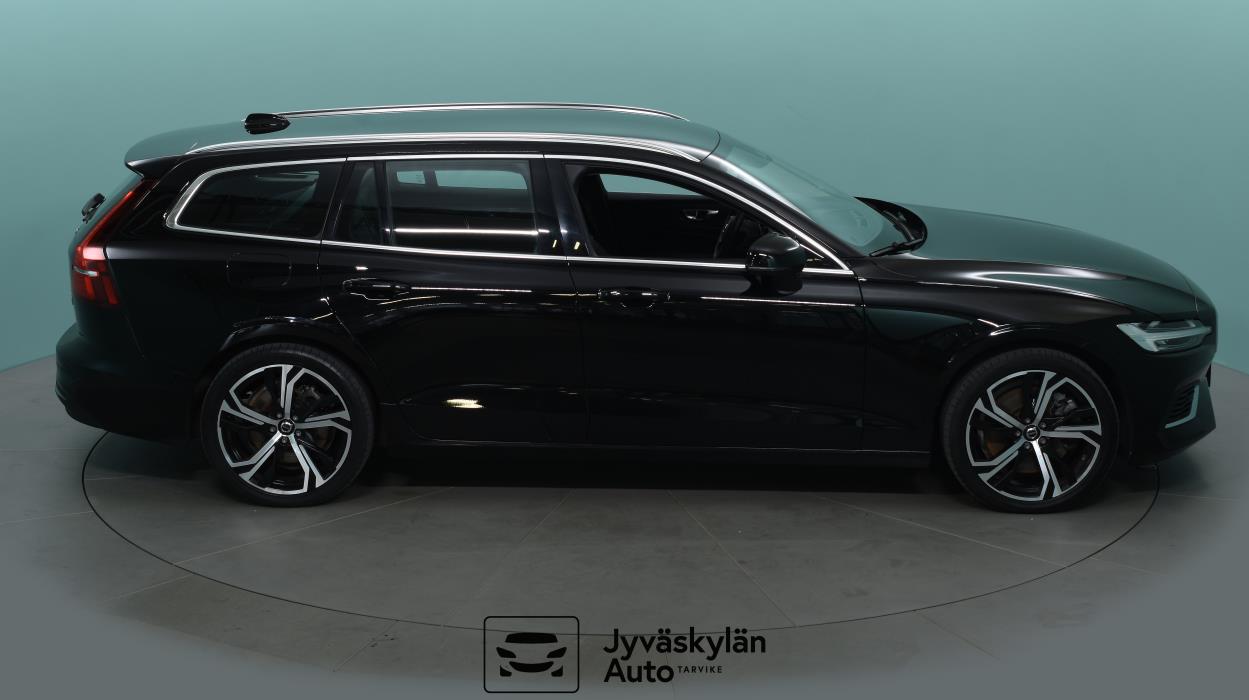 VOLVO V60 2022