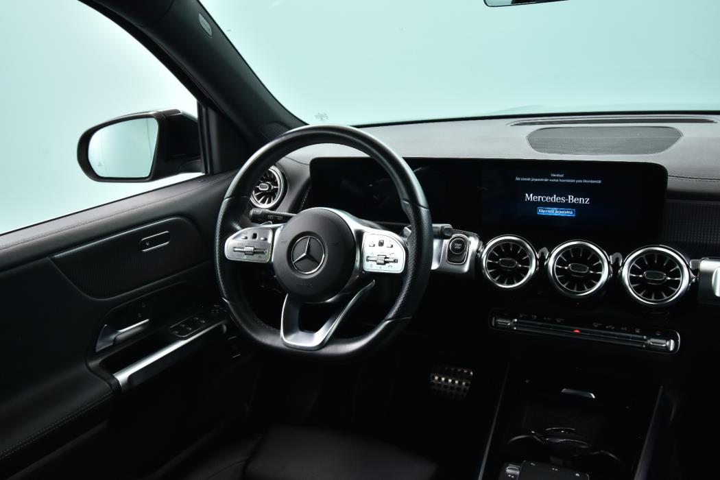 MERCEDES-BENZ EQB 2022