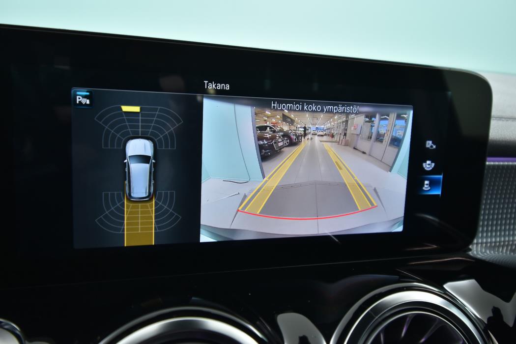 MERCEDES-BENZ EQB 2022