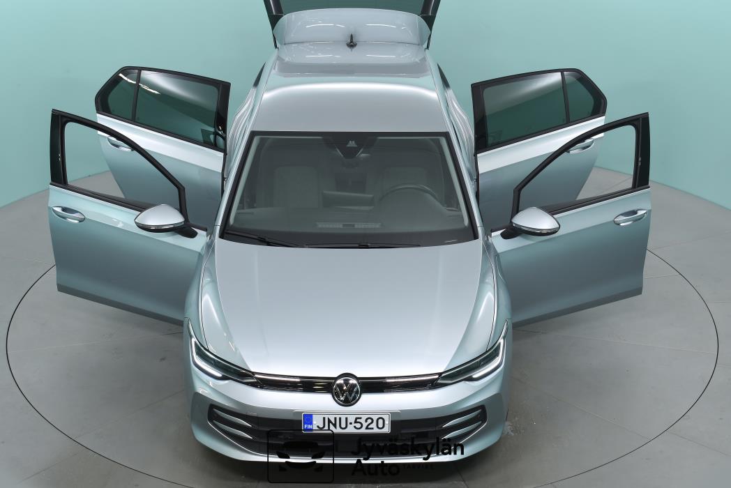 VOLKSWAGEN Golf 2025