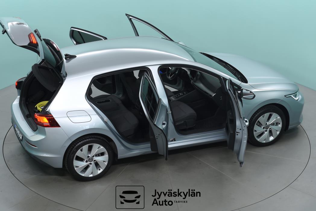VOLKSWAGEN Golf 2025