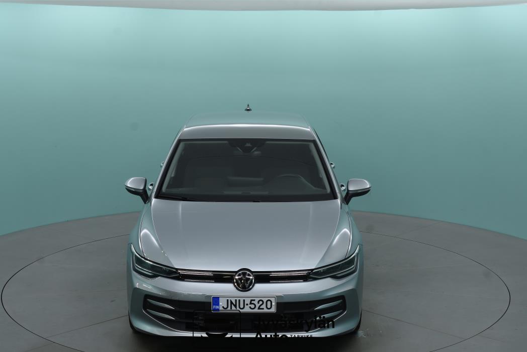 VOLKSWAGEN Golf 2025