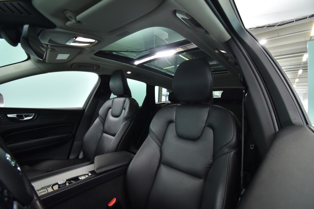 VOLVO XC60 2021