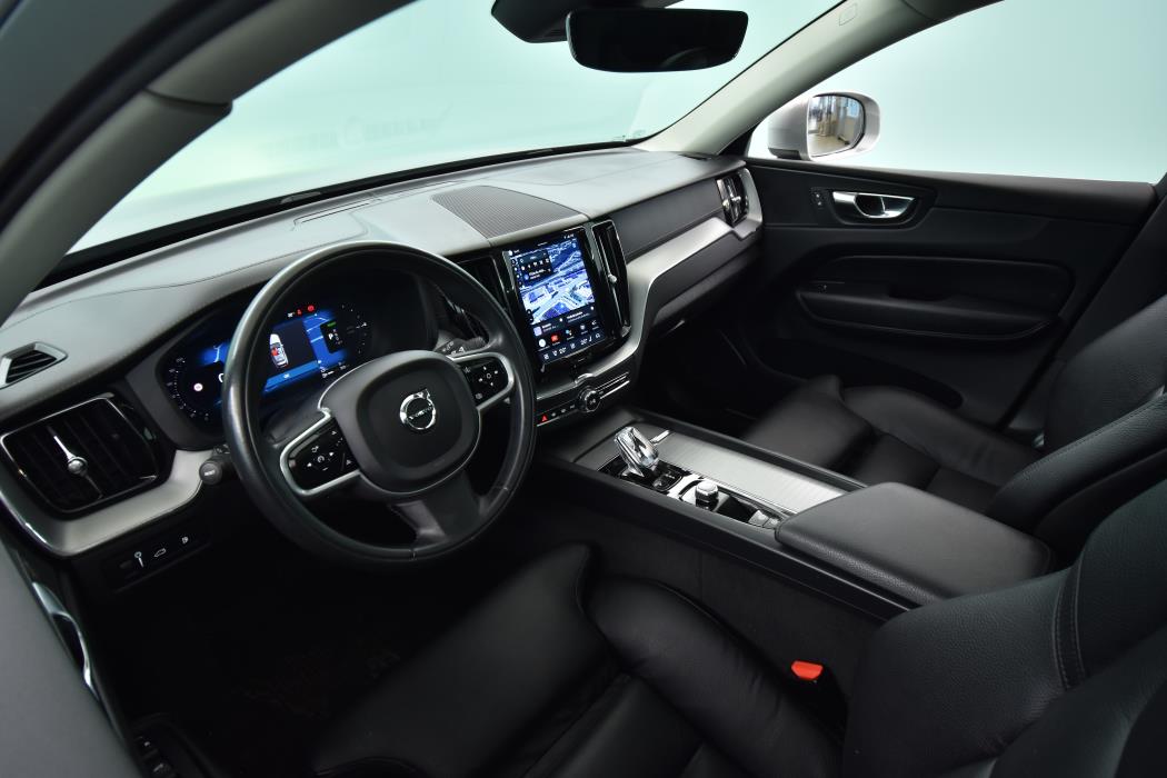 VOLVO XC60 2021