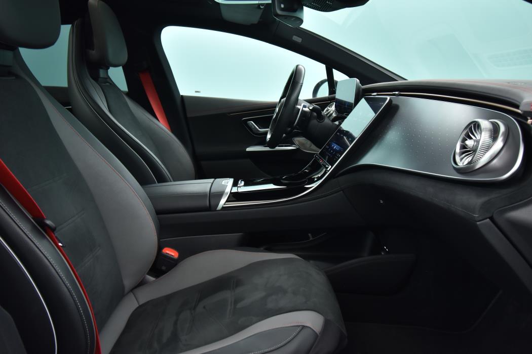 MERCEDES-BENZ EQE 2022