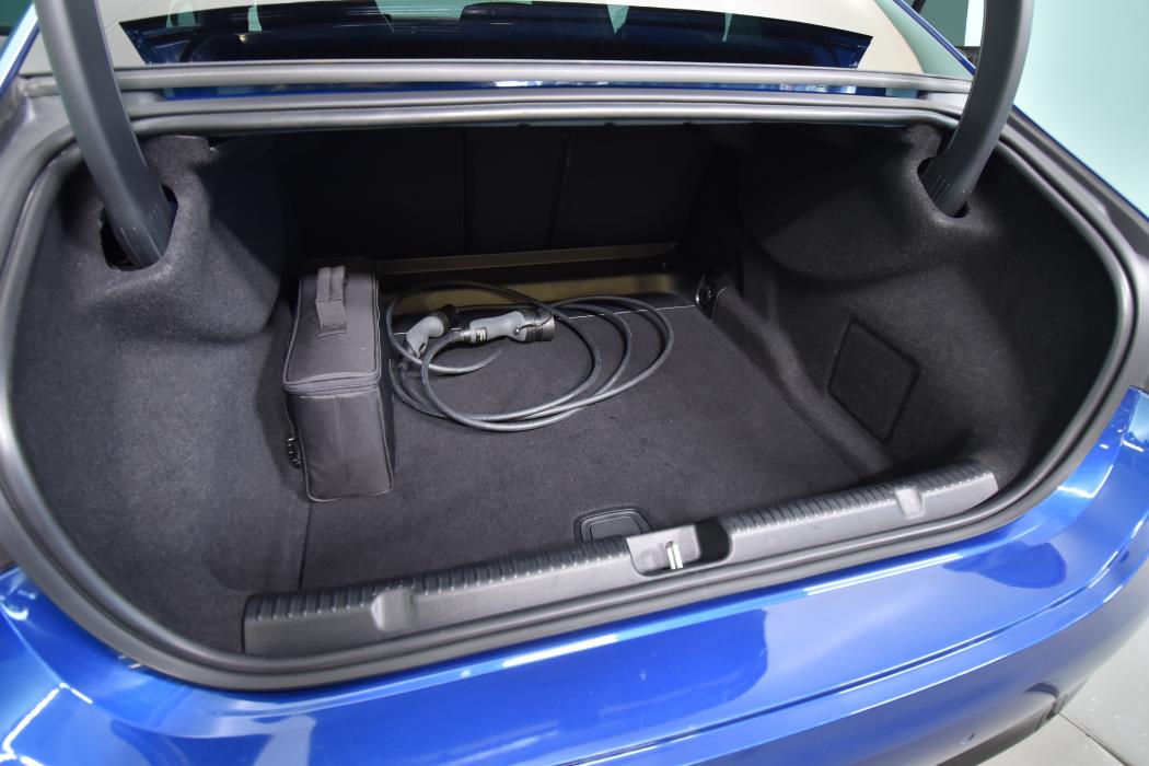 MERCEDES-BENZ EQE 2022