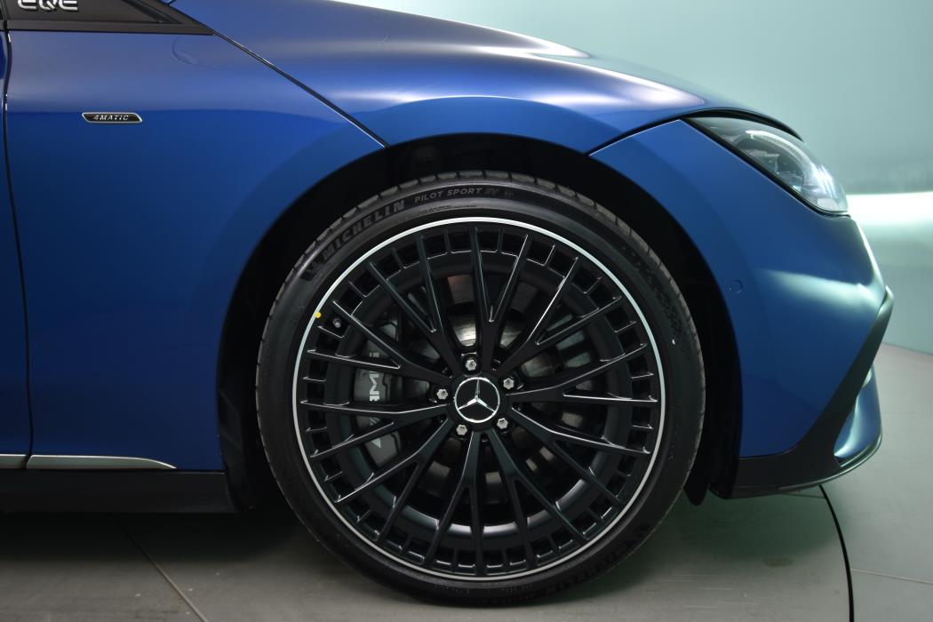 MERCEDES-BENZ EQE 2022