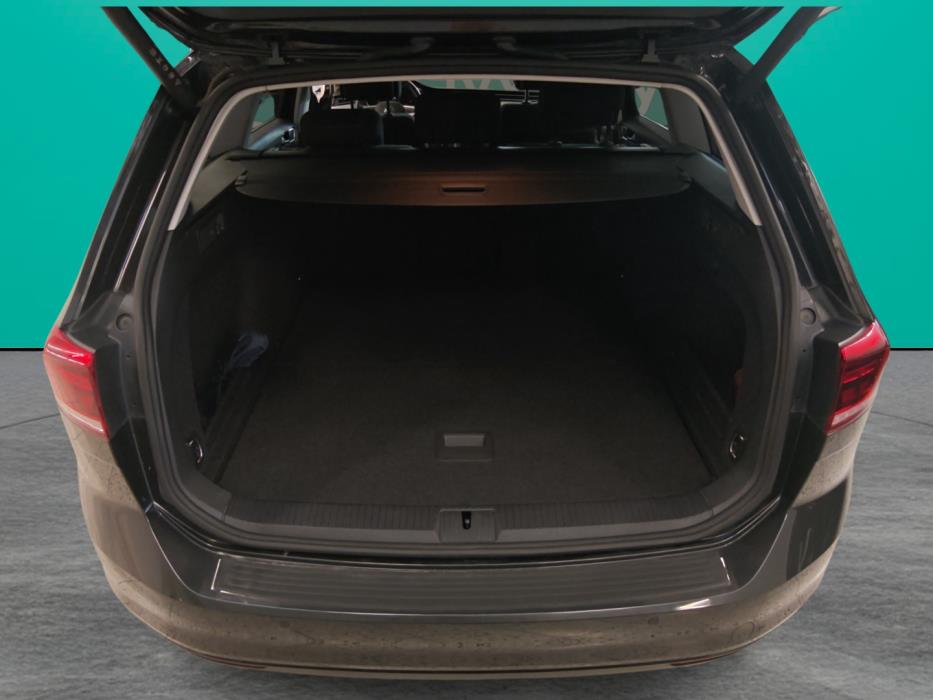 VOLKSWAGEN Passat 2023