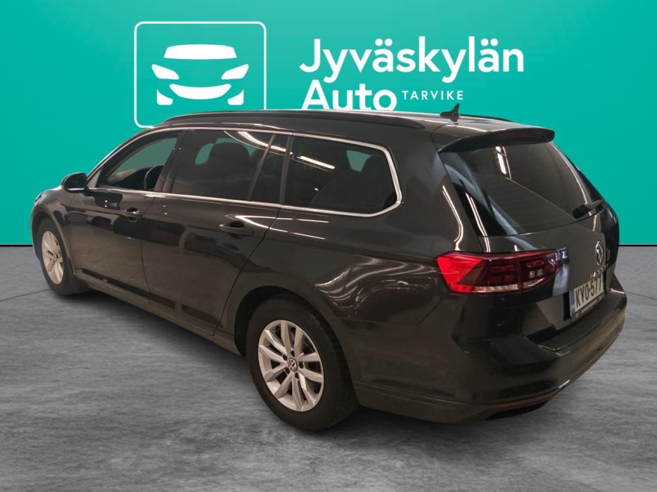 VOLKSWAGEN Passat 2023