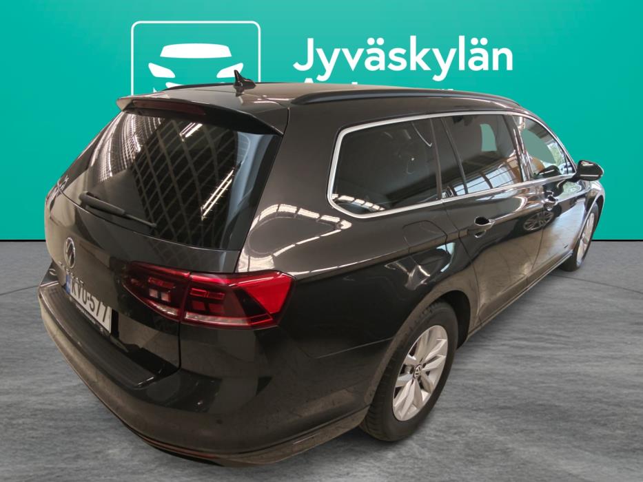 VOLKSWAGEN Passat 2023