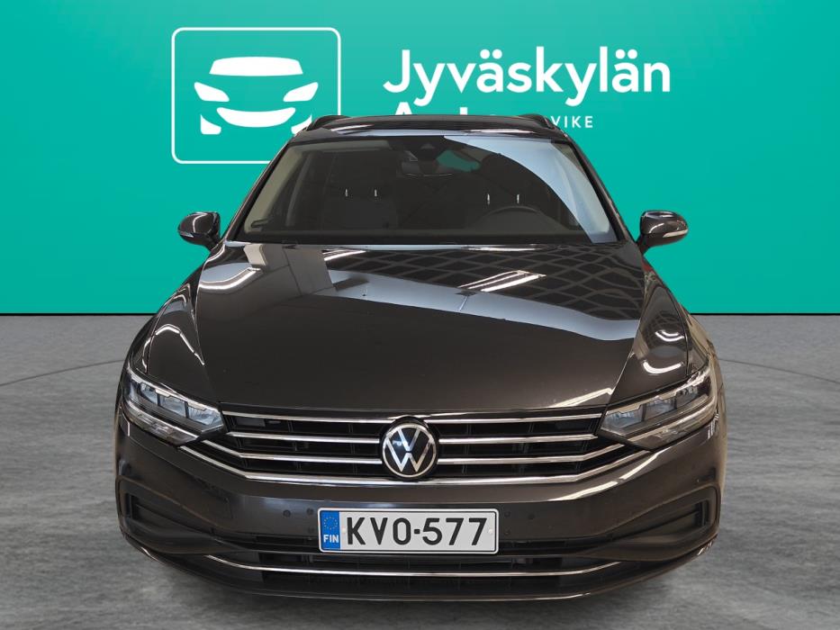 VOLKSWAGEN Passat 2023