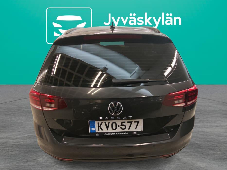 VOLKSWAGEN Passat 2023