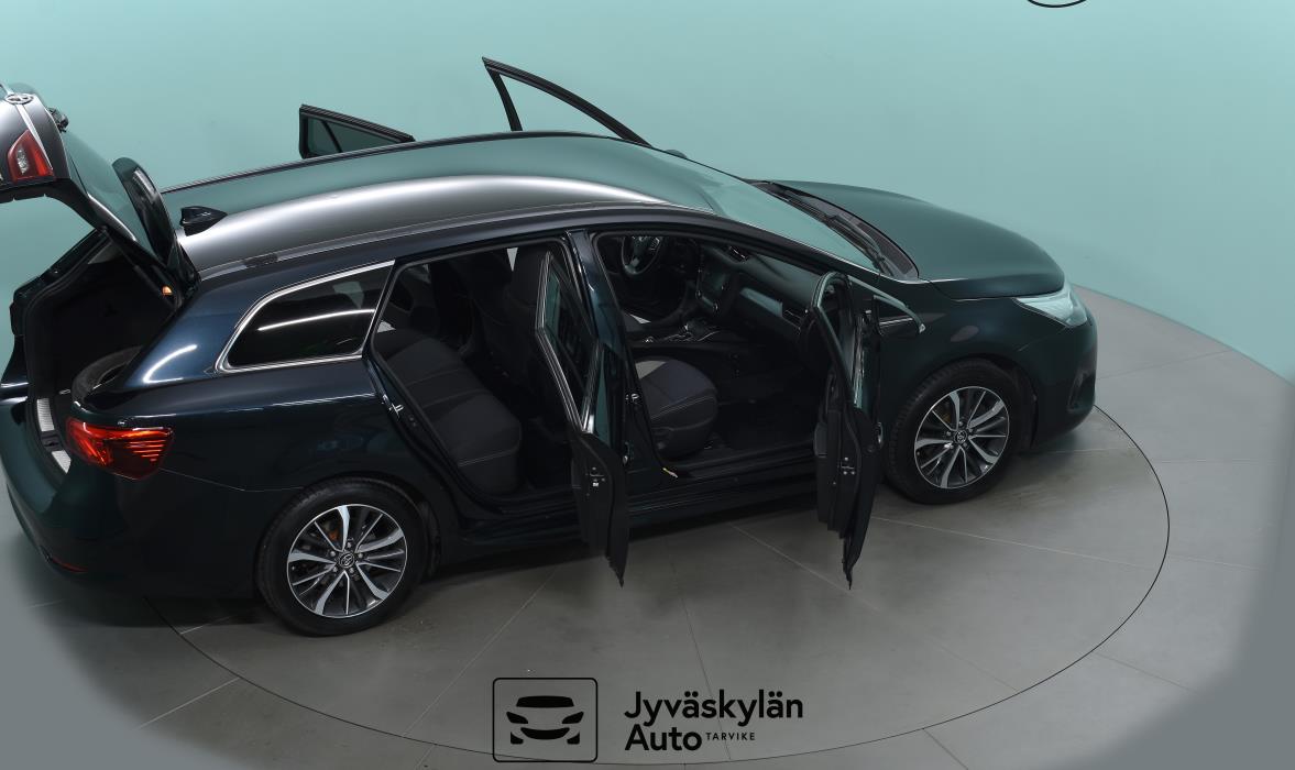 TOYOTA Avensis 2016