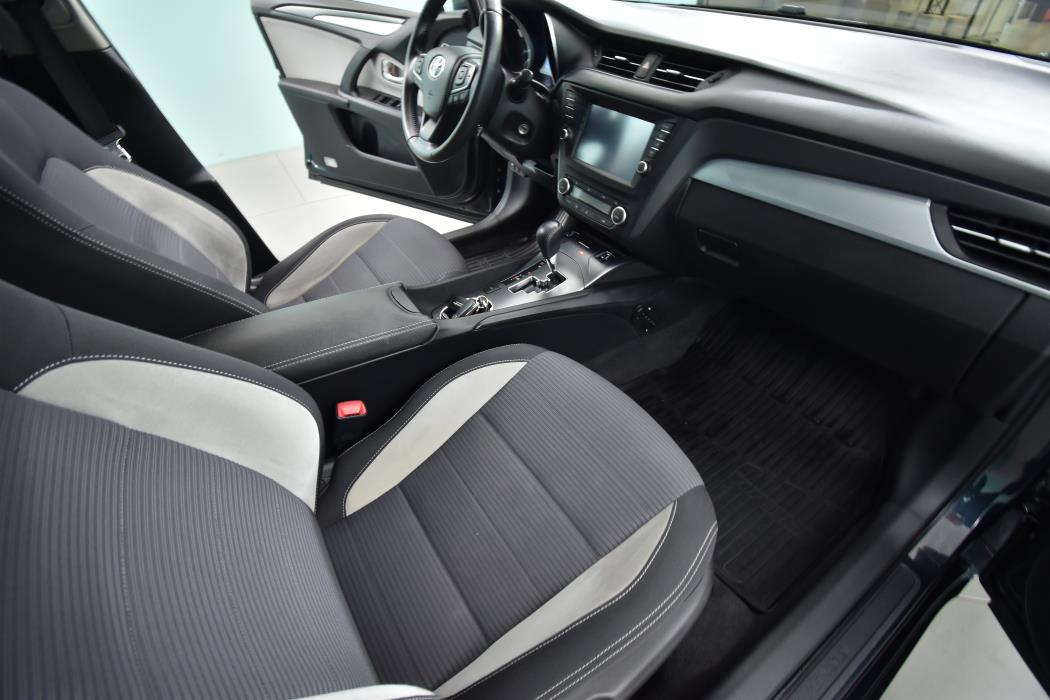 TOYOTA Avensis 2016