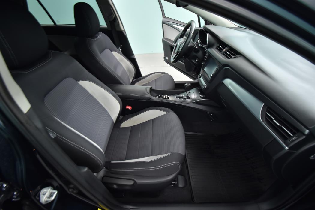 TOYOTA Avensis 2016