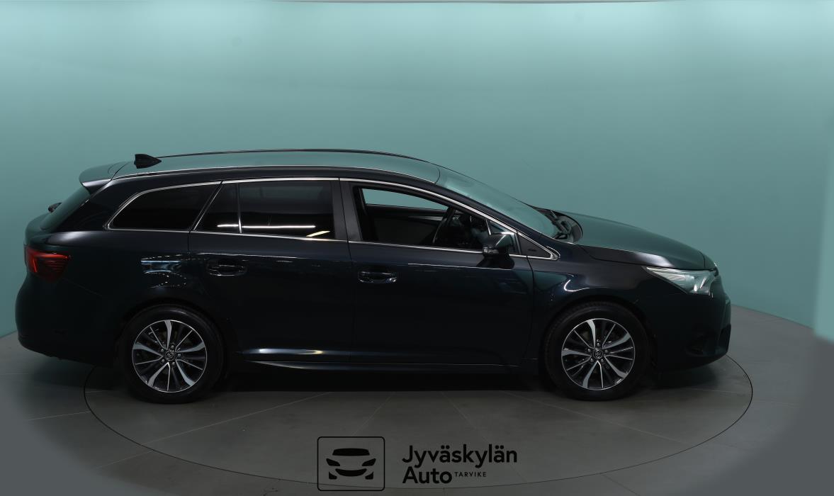 TOYOTA Avensis 2016