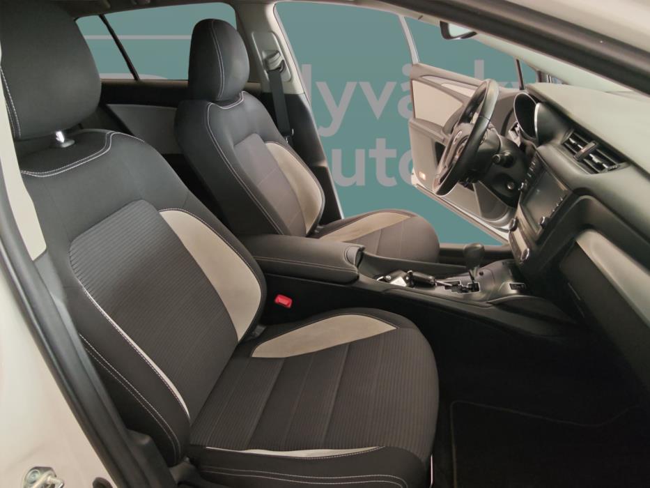 TOYOTA Avensis 2018