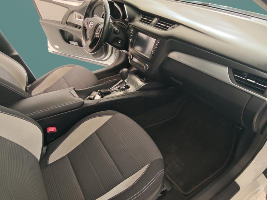 TOYOTA Avensis 2018