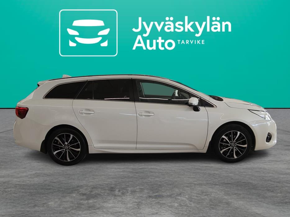 TOYOTA Avensis 2018