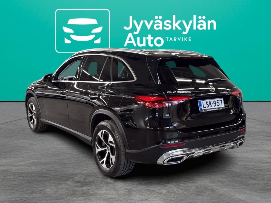 MERCEDES-BENZ GLC 2023